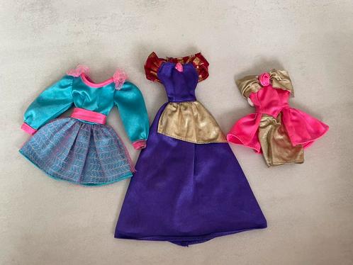 Barbie jurkjes jaren 90, Verzamelen, Poppen, Gebruikt, Kleertjes, Ophalen of Verzenden