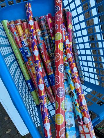 Sinterklaas inpakpapier 25 rollen beschikbaar voor biedingen