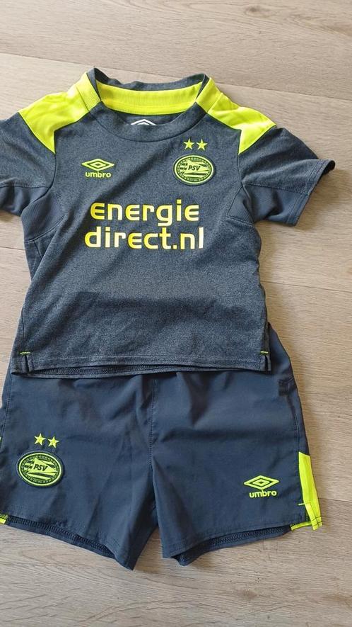 PSV tenue maat 98 in goede staat, Kinderen en Baby's, Kinderkleding | Maat 104, Zo goed als nieuw, Jongen of Meisje, Ophalen of Verzenden