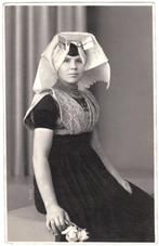 Foto - Kind Meisje Jonge Vrouw Klederdracht Zuid-Beveland, Gebruikt, Foto, Klederdracht, Ophalen of Verzenden