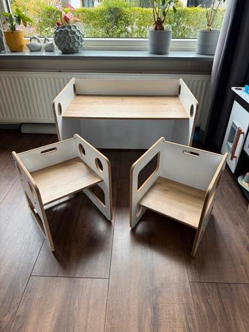Kinderbureau Minera Montessori zgan beschikbaar voor biedingen