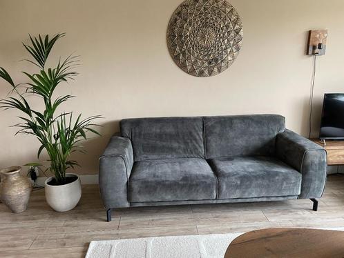 Mooie moderne tweezitsbank, Huis en Inrichting, Banken | Bankstellen, Gebruikt, Rechte bank, Tweepersoons, 200 tot 250 cm, Minder dan 75 cm