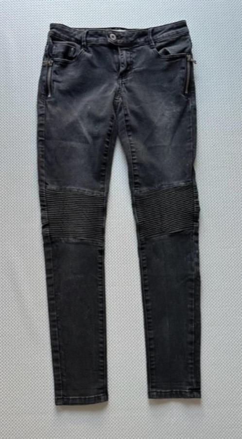 Zwarte Jeans biker broek van J.Jeans maat 26/36 zgan (R195), Kleding | Dames, Spijkerbroeken en Jeans, Zo goed als nieuw, W27 (confectie 34) of kleiner
