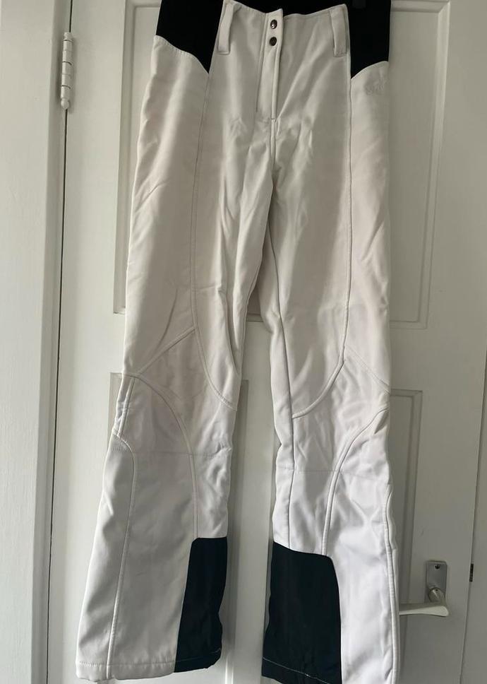 Mooie witte Falcon Skibroek! ️️, Kleding | Dames, Wintersportkleding, Zo goed als nieuw, Broek, Maat 36 (S), Ophalen