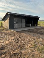 Paardenstal / stalling met weide / weidegang, Weidegang