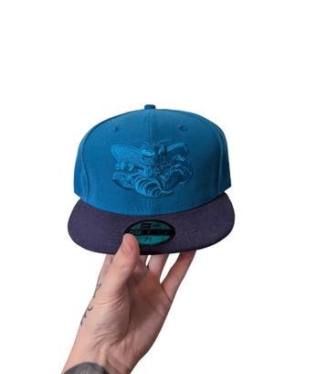 NBA charlotte hornets Snap back Size 7 1/4 Never worn beschikbaar voor biedingen