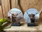 Nieuw set glas schilderijtjes op voet Schotse Hooglander, Ophalen of Verzenden, Nieuw, Schilderij, Minder dan 50 cm