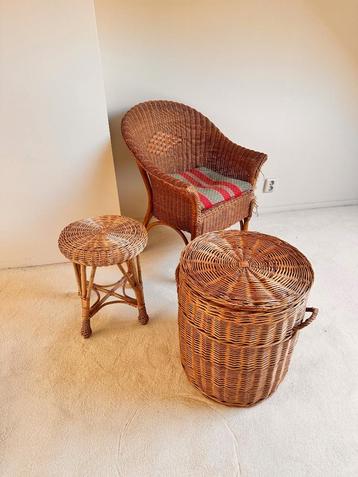 set van 3: rotan krukje, opbergmand en stoeltje beschikbaar voor biedingen