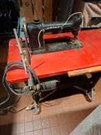 naaimachine.  Adler naaimachine. industriële naaimachine., Antiek en Kunst, Ophalen