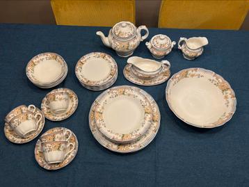 Royal Doulton Temple Garden 1982 – serviescollectie beschikbaar voor biedingen