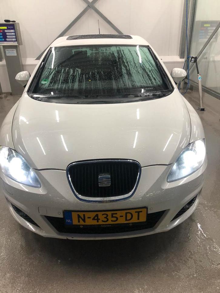Seat Leon 1.4 TSI 92KW 2010 Wit, Auto's, Seat, Particulier, Leon, Benzine, B, Hatchback, Handgeschakeld, Geïmporteerd, Wit, Voorwielaandrijving