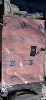Nieuwe dames sjaal - 2 kanten, Kleding | Dames, Hoeden en Petten, Chanel, Ophalen of Verzenden, Nieuw, One size fits all