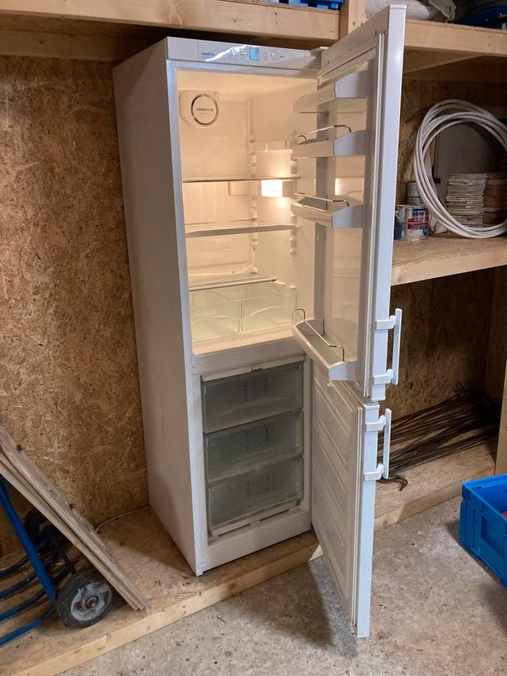 Liebherr koel-vries combinatie. Goede conditie!, Witgoed en Apparatuur, Koelkasten en IJskasten, Gebruikt, Met aparte vriezer