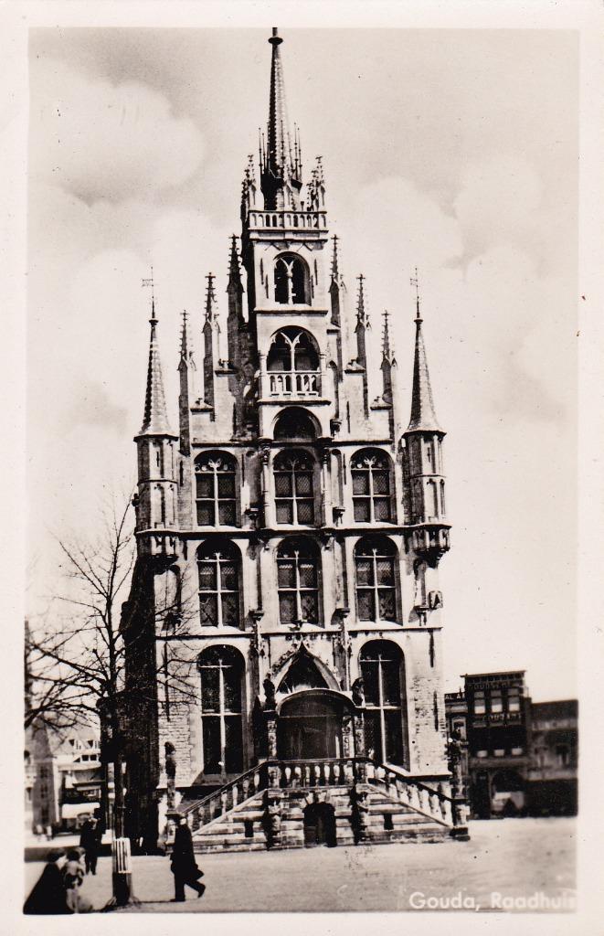 01533 Gouda - Stadhuis, Verzamelen, Ansichtkaarten | Nederland, Ongelopen, Zuid-Holland, 1940 tot 1960, Verzenden