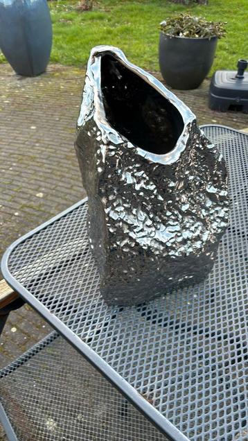 Zilver / chroom vaas     Pot. ( materiaal glas ) beschikbaar voor biedingen