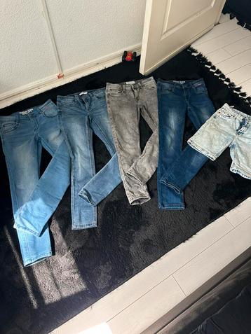 Nog hele mooie stoere broeken waaronder 1 van name it mt 140 beschikbaar voor biedingen