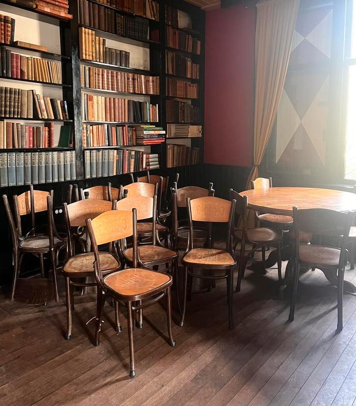 * partij Thonet eetstoelen  inboedel stoelen brocante, Antiek en Kunst, Antiek | Meubels | Stoelen en Banken, Ophalen