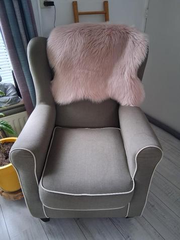 Stevige stoel - grijs/bruin beschikbaar voor biedingen