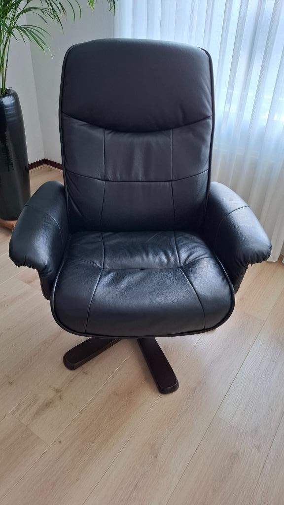 Zwart leren lounge stoel, Huis en Inrichting, Stoelen, Zo goed als nieuw, Eén, Leer, Zwart, Ophalen