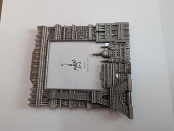 3D fotolijst Parijs / Paris van metaal beschikbaar voor biedingen