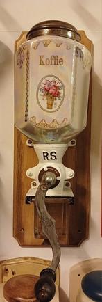 Bijzondere wand/hang koffiemolen, Ophalen
