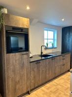 Showroomkeuken warme houtkleur composiet blad, Huis en Inrichting, Keuken | Complete keukens, Ophalen, Bruin, Overige typen, Zo goed als nieuw