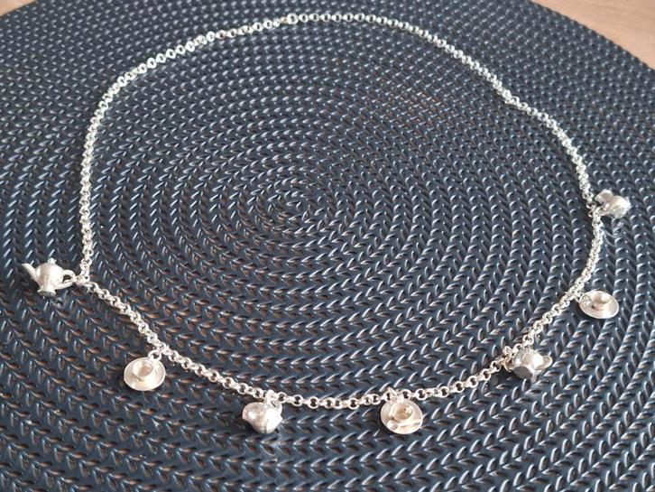 Zilveren bedelketting met serviesgoed bedels, Sieraden, Tassen en Uiterlijk, Kettingen, Zo goed als nieuw, Zilver, Wit, Met hanger