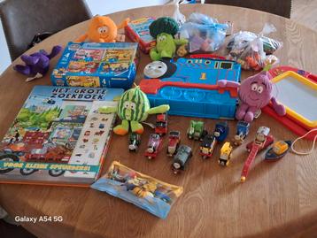 Speelgoed pakket: Zoekboek, Thomas trein, Lidl stickers beschikbaar voor biedingen