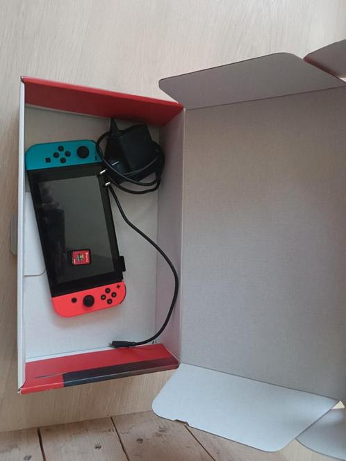 Nintendo Switch + Mario Odyssey + 128gb opslag kaart + snoer, Spelcomputers en Games, Spelcomputers | Nintendo Switch, Zo goed als nieuw