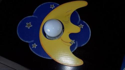 Te koop lamp halve maan met glow in de dark effect, Huis en Inrichting, Lampen | Plafondlampen, Zo goed als nieuw, Hout, Ophalen