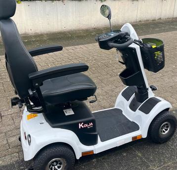 Scootmobiel Mobilea comfortabele 4 wiel wit met zwart. beschikbaar voor biedingen