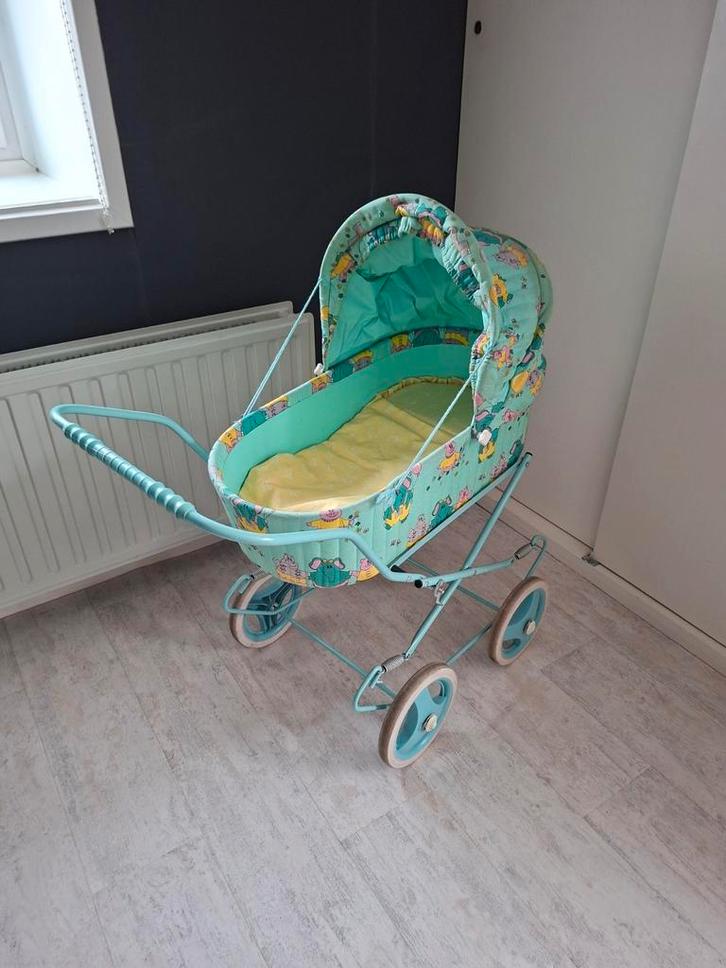 Grote poppenwagen inklapbaar + beddengoed, Kinderen en Baby's, Speelgoed | Poppen, Gebruikt, Babypop, Ophalen
