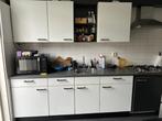 Nette, witte keuken met strakke grepen, Huis en Inrichting, Keuken | Complete keukens, Ophalen, Zo goed als nieuw, Wit, Graniet of Steen