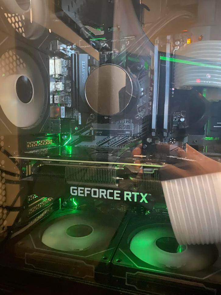 Gigabyte B360 HD3P + Intel I9 9900K Combo, Computers en Software, Processors, Zo goed als nieuw, 8-core, 4 Ghz of meer, Ophalen