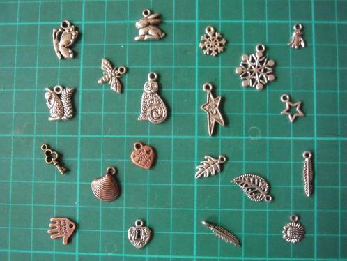 20 metalen charms in diverse thema's, Hobby en Vrije tijd, Kaarten | Zelf maken, Nieuw, Overige typen, Overige thema's, Ophalen of Verzenden