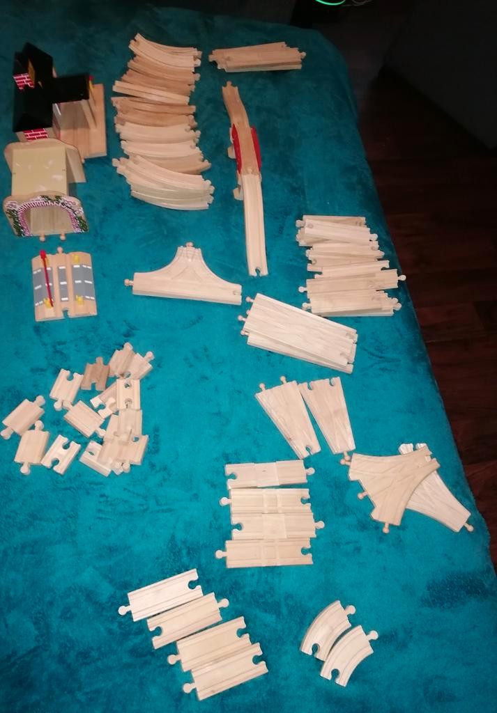 Houten treinbaan met veel extra's!, Kinderen en Baby's, Speelgoed | Houten speelgoed, Gebruikt, Ophalen