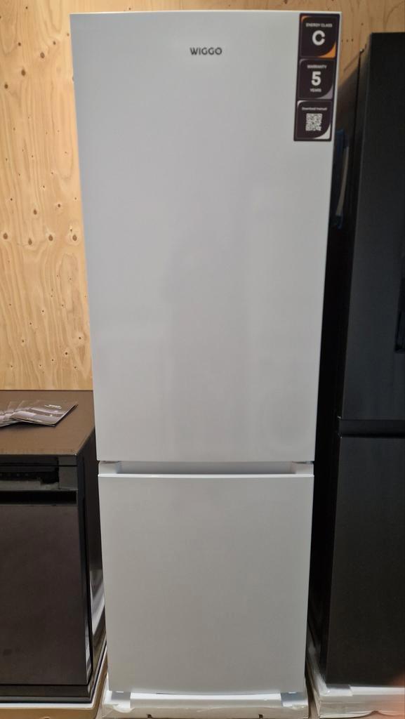 NIEUW Wiggo koelvriescombinatie, 5 JAAR fabrieksgarantie, Witgoed en Apparatuur, Koelkasten en IJskasten, Nieuw, Met aparte vriezer