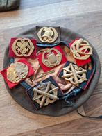 Baret met emblemen, Verzamelen, Ophalen of Verzenden, Landmacht, Nederland, Embleem of Badge