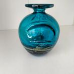 Mooi blauw Mdina vaasje, mondgeblazen door Michael Harris, Antiek en Kunst, Antiek | Glas en Kristal, Ophalen of Verzenden