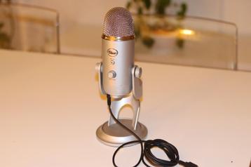 Blue Yeti Zilver met popfilter erbij beschikbaar voor biedingen