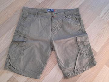 Stoere groene korte broek van DNR in maat 56. beschikbaar voor biedingen