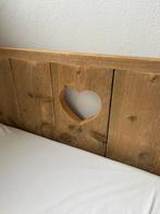 Steigerhouten meiden bed met hartje in het hoofdbord., Huis en Inrichting, Slaapkamer | Bedden, Ophalen, Eenpersoons, Steigerhout