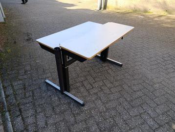 2 delen hoogte verstelbaar bureau
