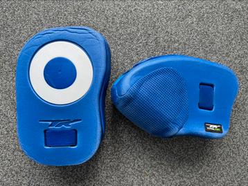 TK TOTAL TWO & 1+ hockey keeper handschoenen beschikbaar voor biedingen