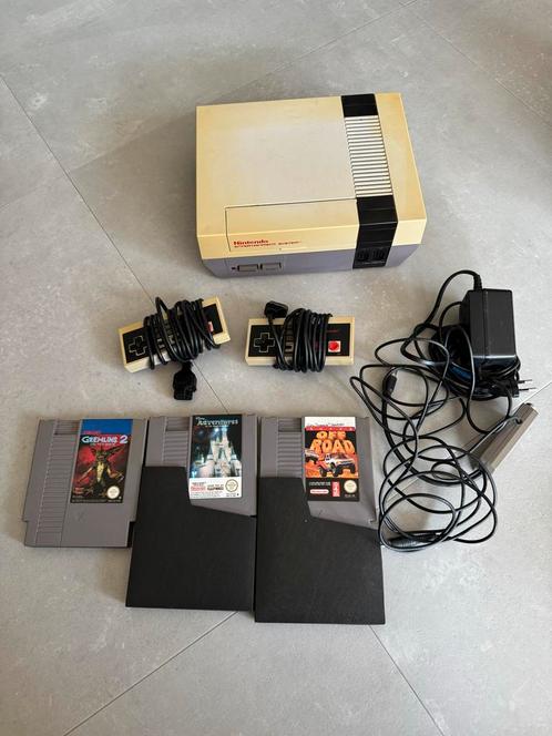 Nintendo NES Set met 2 Controllers en Spellen, Spelcomputers en Games, Games | Nintendo NES, Gebruikt, Avontuur en Actie, 2 spelers