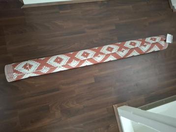 Kleedje voor buiten/ binnen beschikbaar voor biedingen