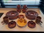 Spaanse terracotta schalen servies, Ophalen