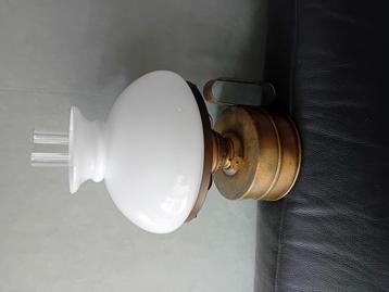 Olie lamp beschikbaar voor biedingen