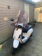 Vespa sprint 2017 full option 50cc, Ophalen, Gebruikt