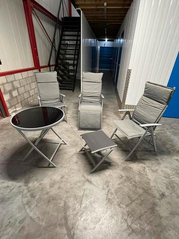 Complete tuinset (aluminium) incl. kussens beschikbaar voor biedingen